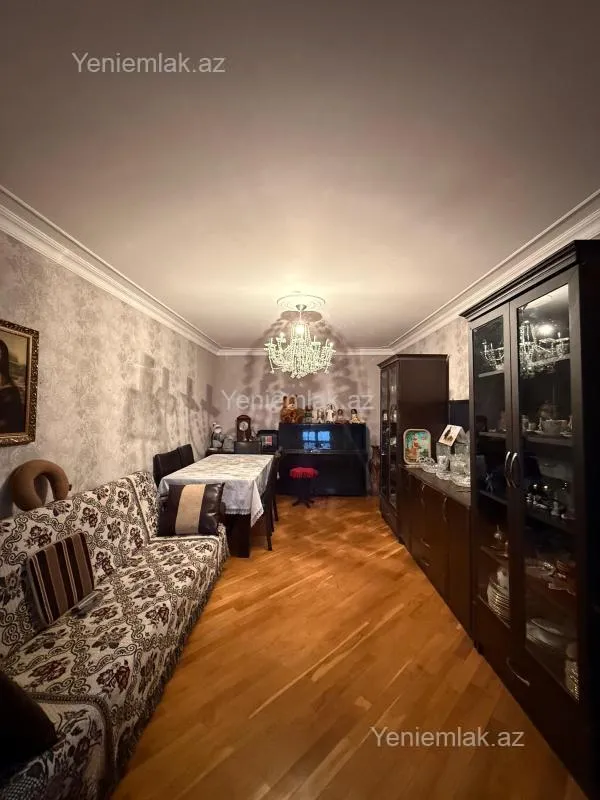 Satılır 2 otaqlı köhnə tikili 55 m²