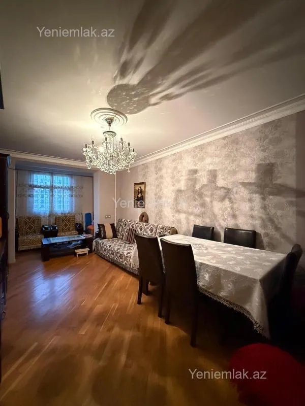 Satılır 2 otaqlı köhnə tikili 55 m²