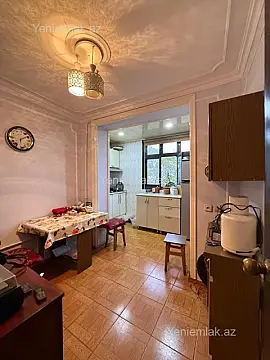 Satılır 2 otaqlı köhnə tikili 55 m²