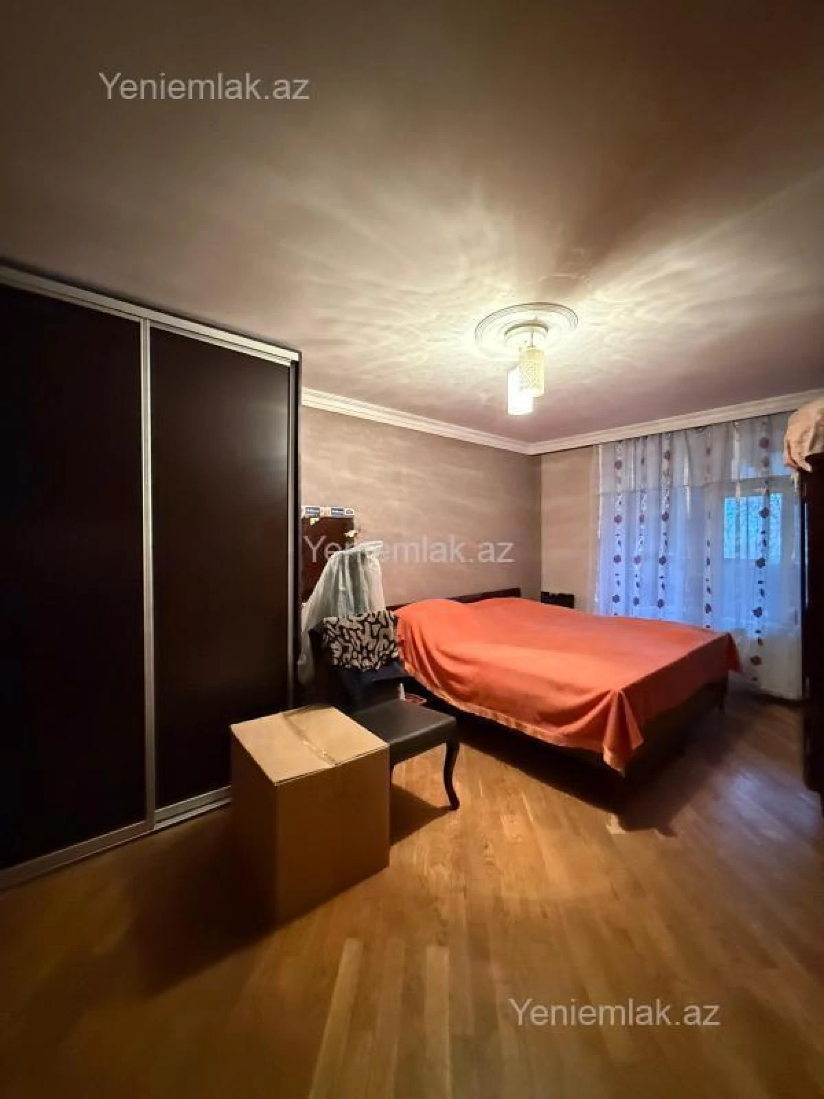 Satılır 2 otaqlı köhnə tikili 55 m²