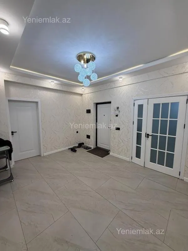 Satılır 3 otaqlı yeni tikili 132 m²