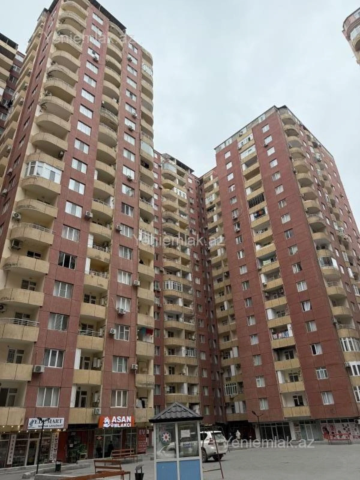 Satılır 3 otaqlı yeni tikili 132 m²