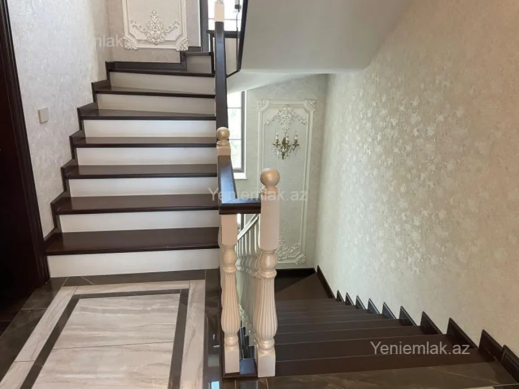Satılır 7 otaqlı həyət evi 550 m²