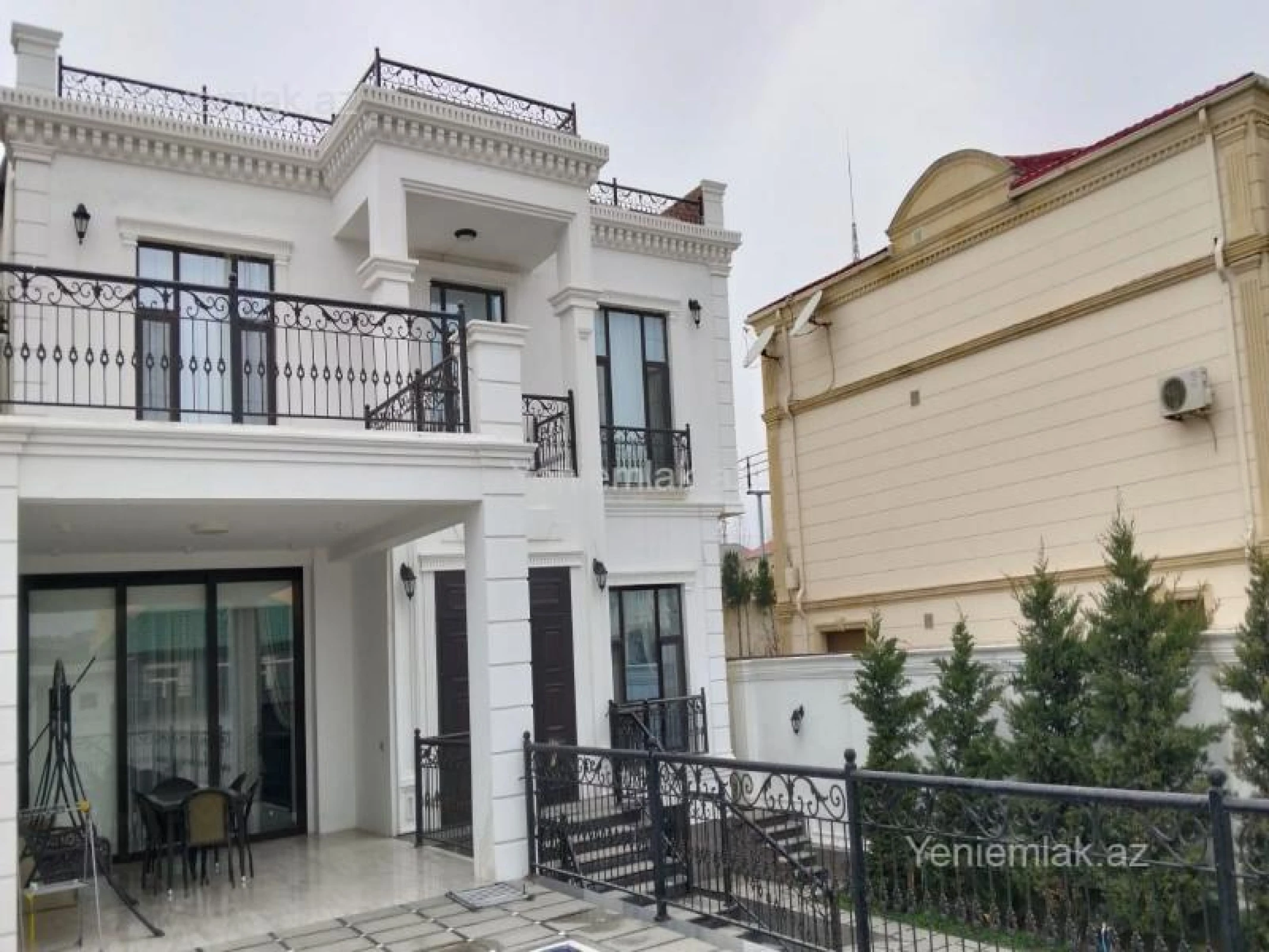 Satılır 7 otaqlı həyət evi 550 m²