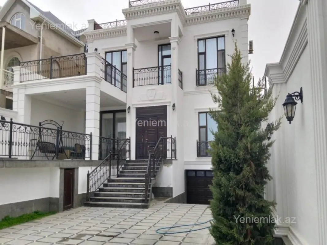 Satılır 7 otaqlı həyət evi 550 m²