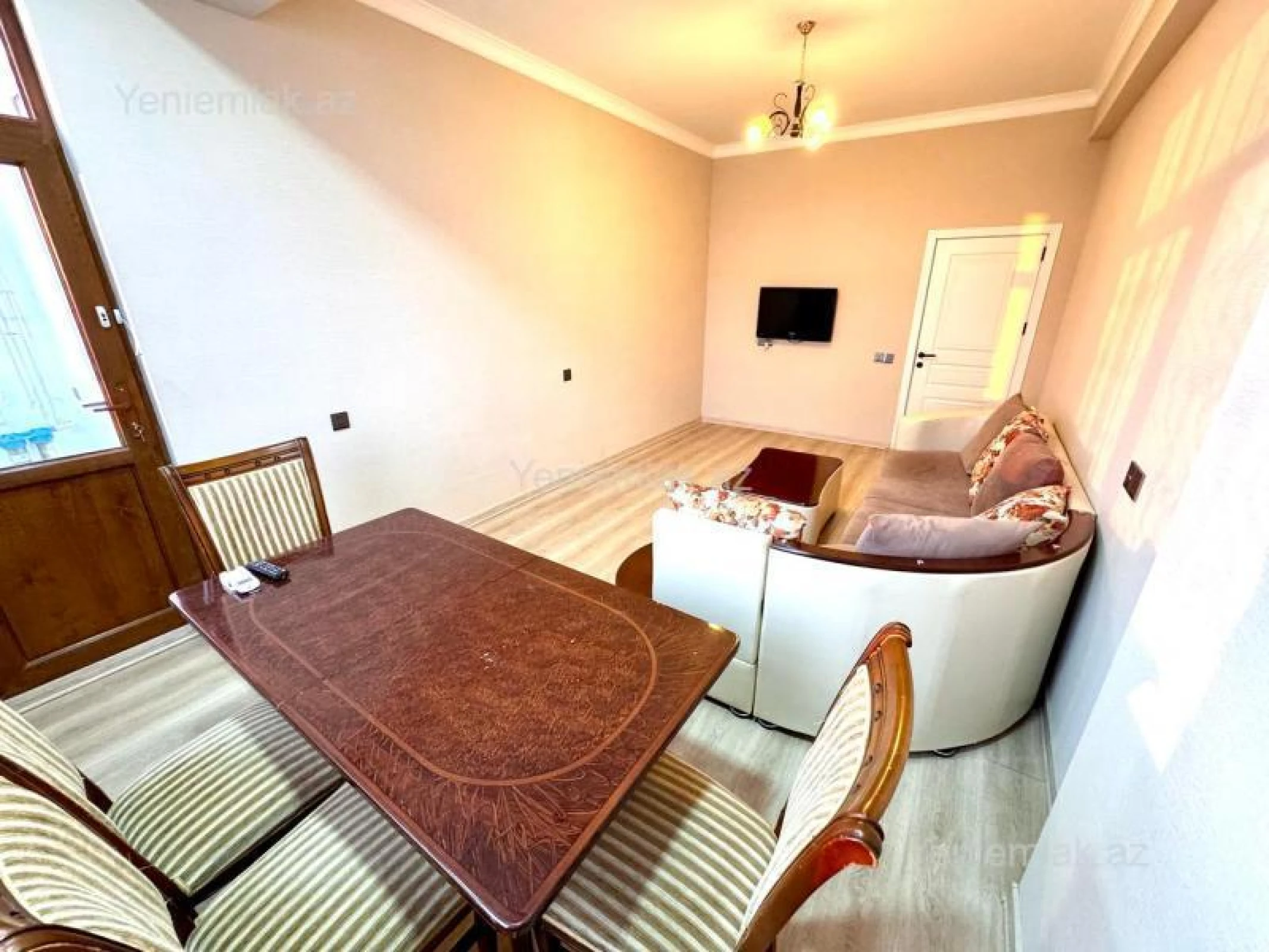 Satılır 2 otaqlı yeni tikili 60 m²