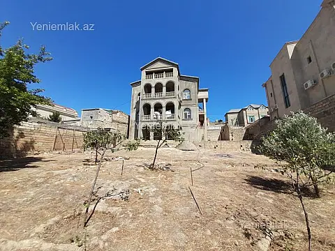 Satılır 7 otaqlı həyət evi 235 m²