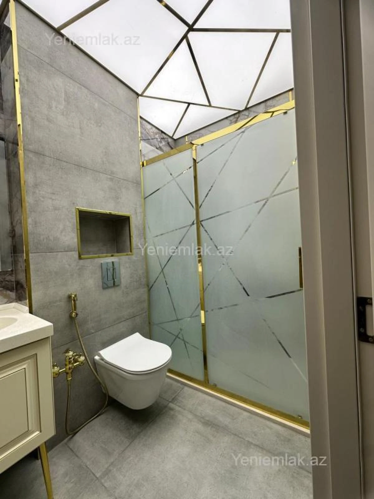 Satılır 3 otaqlı yeni tikili 137 m²