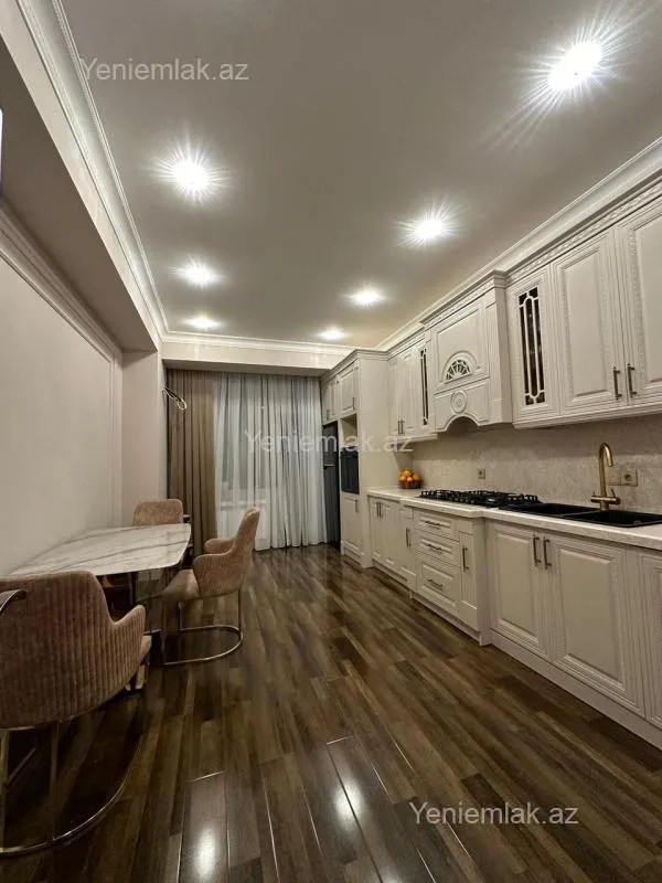 Satılır 3 otaqlı yeni tikili 137 m²