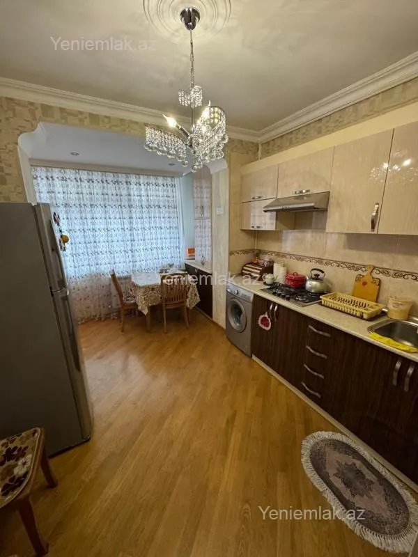 Satılır 2 otaqlı köhnə tikili 62 m²