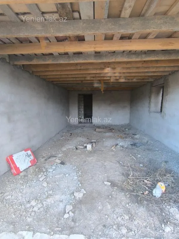 Satılır 5 otaqlı həyət evi 140 m²