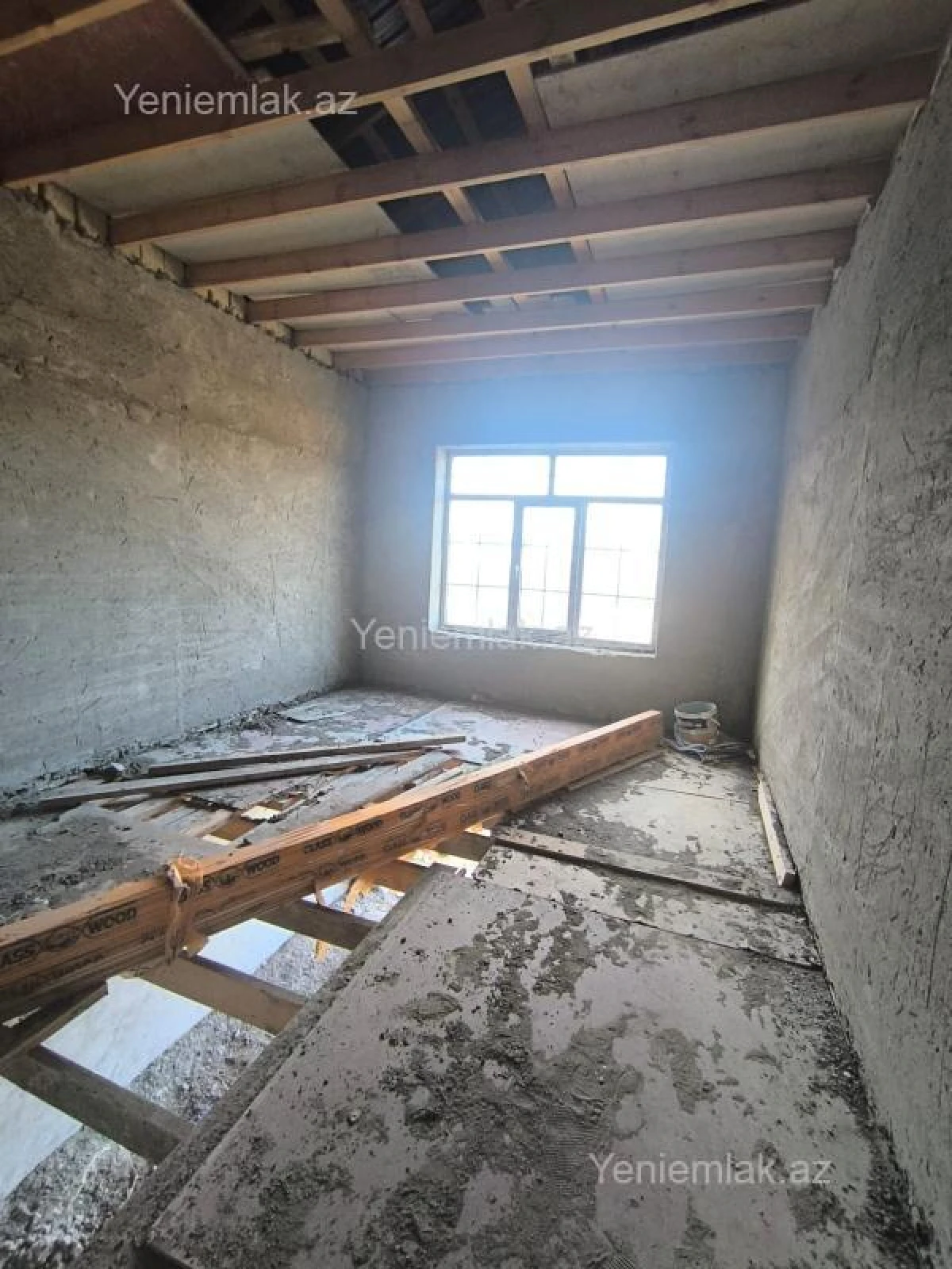 Satılır 5 otaqlı həyət evi 140 m²