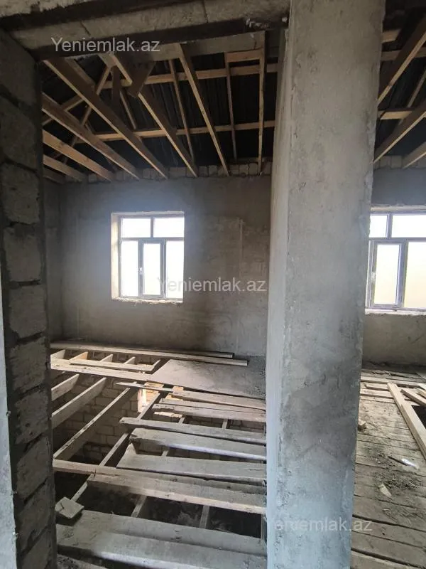 Satılır 5 otaqlı həyət evi 140 m²