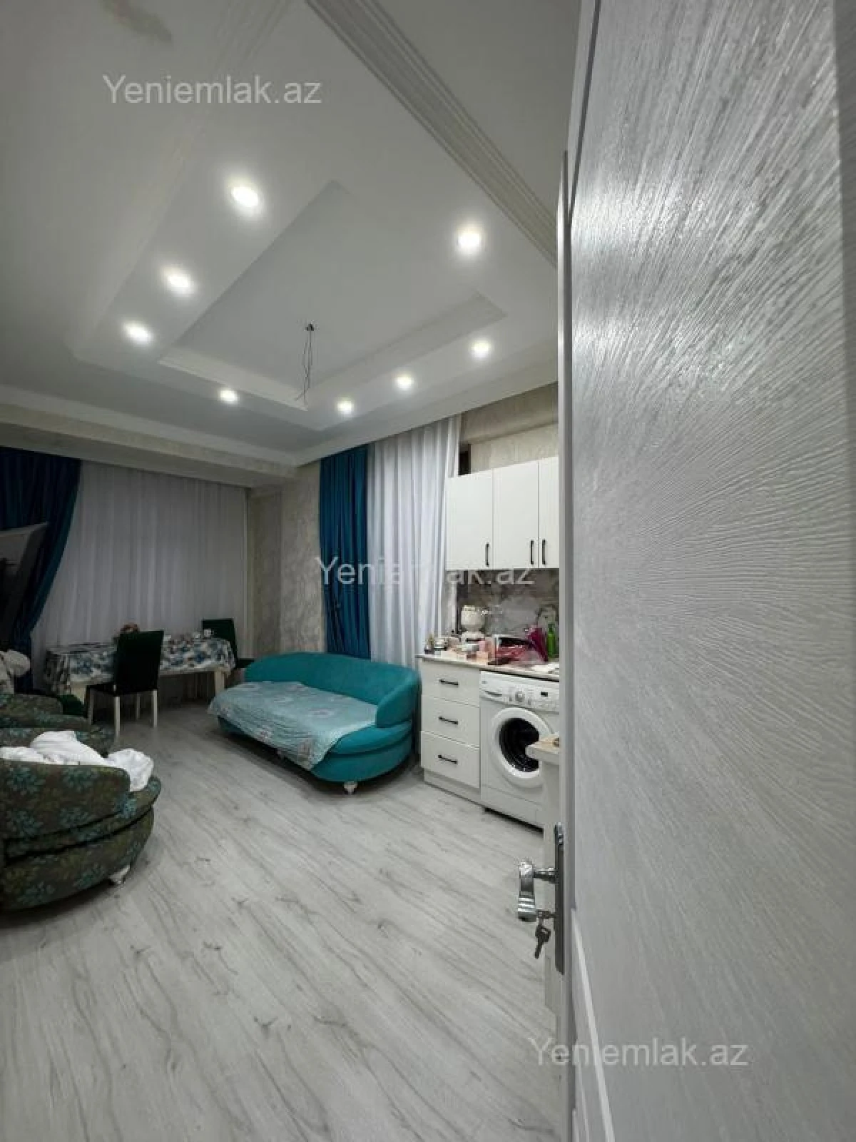 Kirayə verilir 3 otaqlı yeni tikili 94 m²