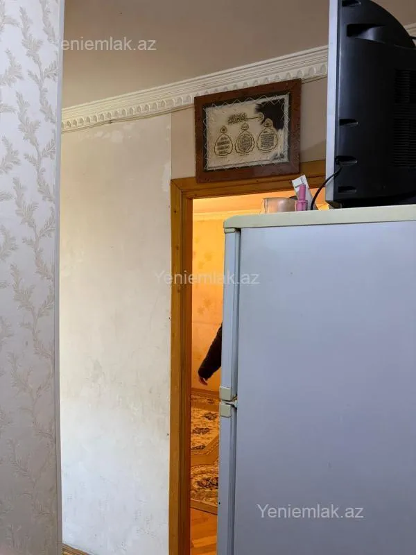 Satılır 2 otaqlı köhnə tikili 55 m²