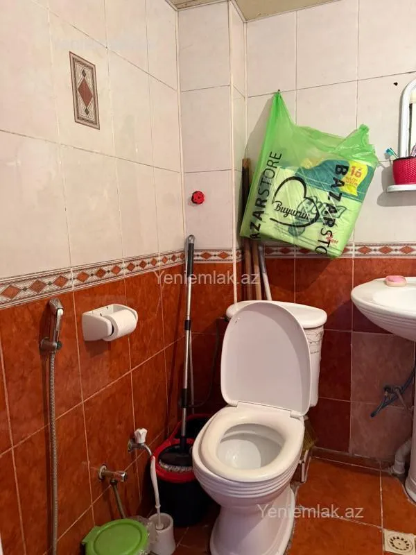 Satılır 2 otaqlı köhnə tikili 55 m²