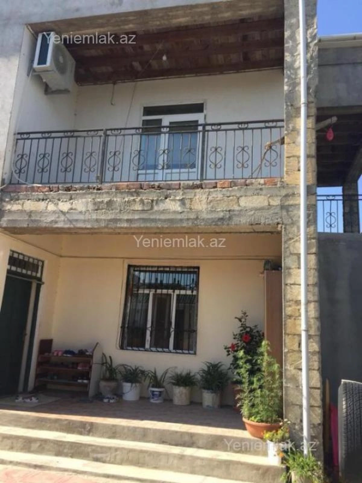 Satılır 6 otaqlı həyət evi 180 m²