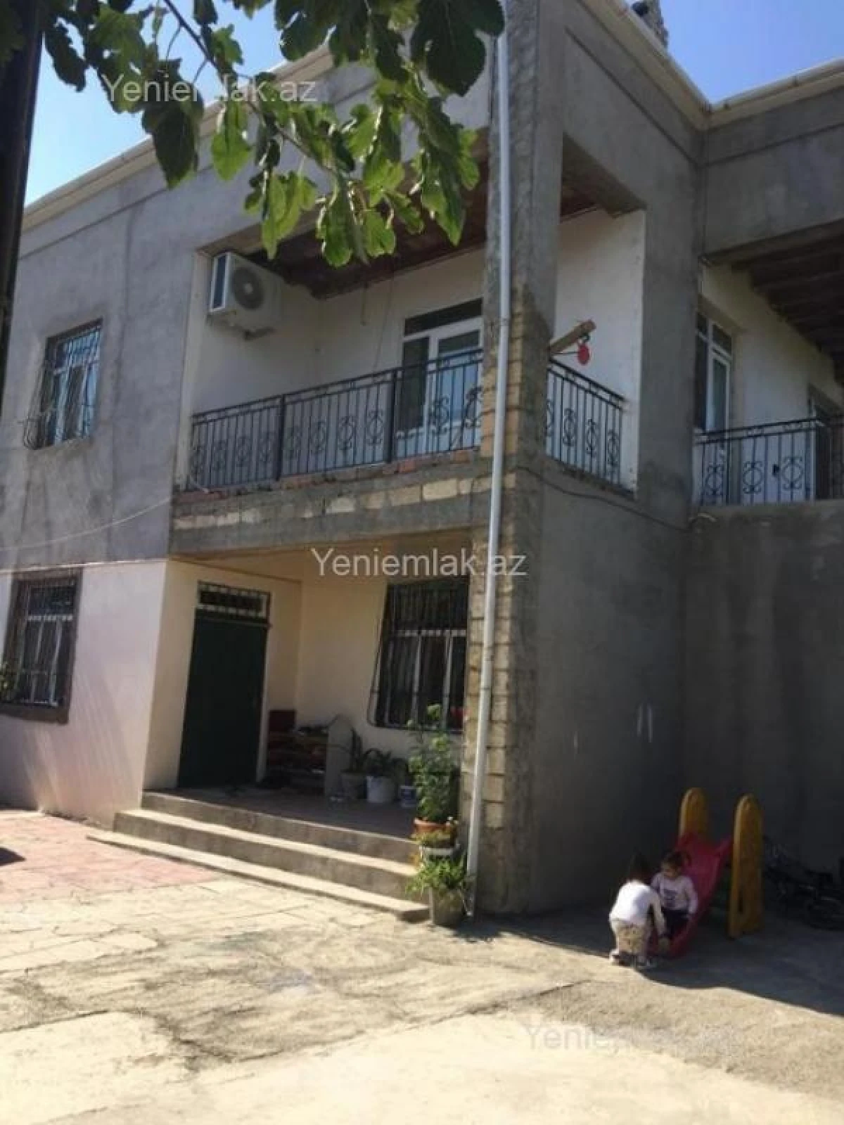 Satılır 6 otaqlı həyət evi 180 m²