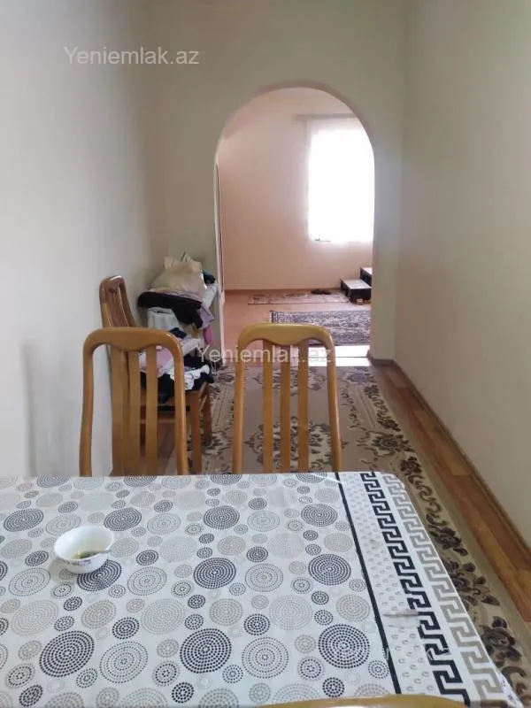 Satılır 6 otaqlı həyət evi 180 m²