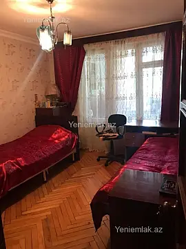 Satılır 3 otaqlı köhnə tikili 80 m²