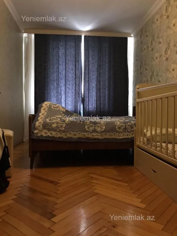 Satılır 3 otaqlı köhnə tikili 80 m²