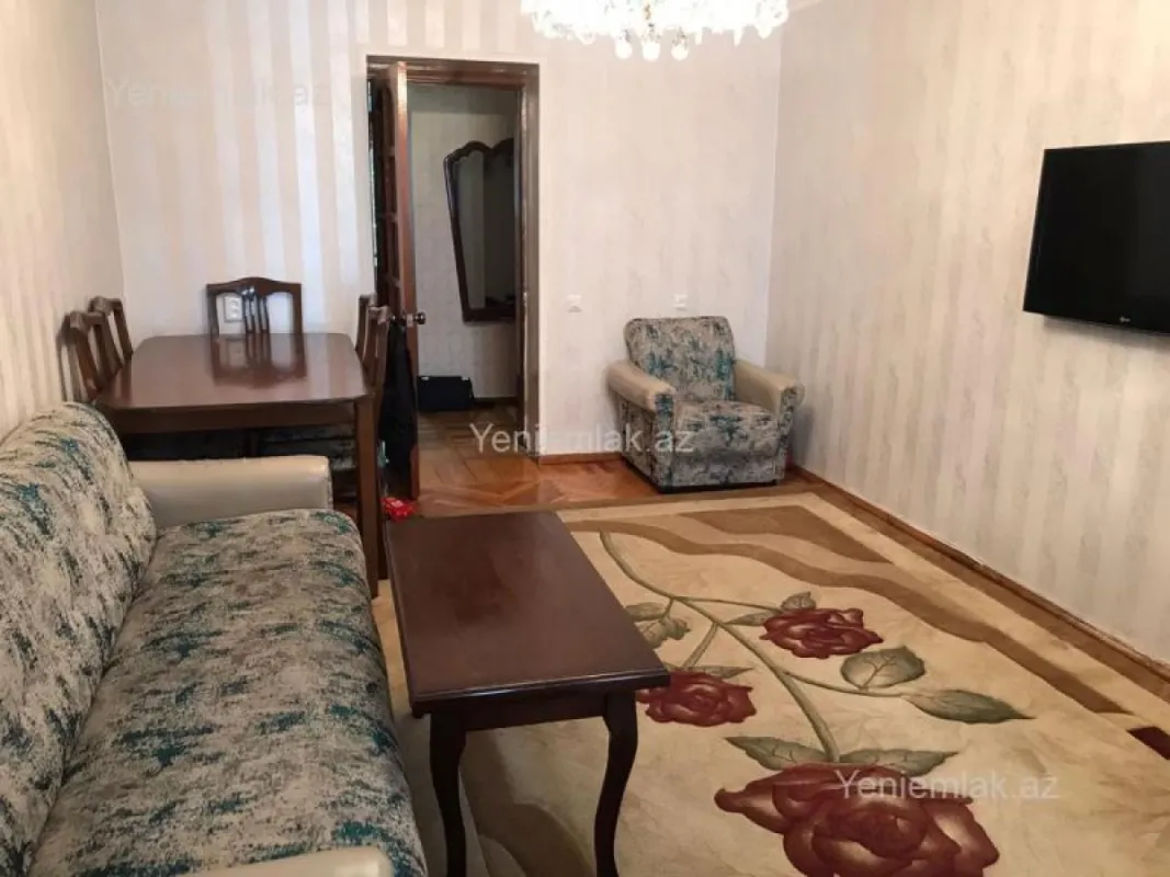 Satılır 3 otaqlı köhnə tikili 80 m²
