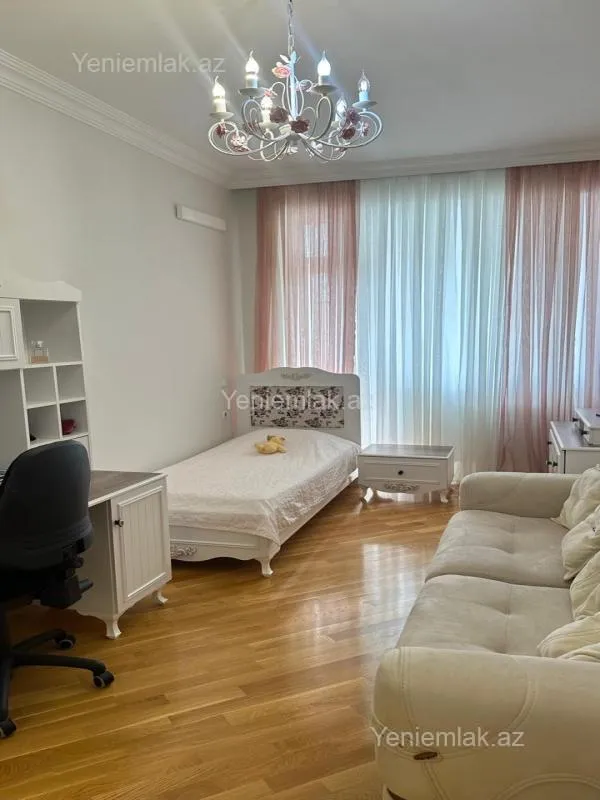 Satılır 3 otaqlı yeni tikili 170 m²