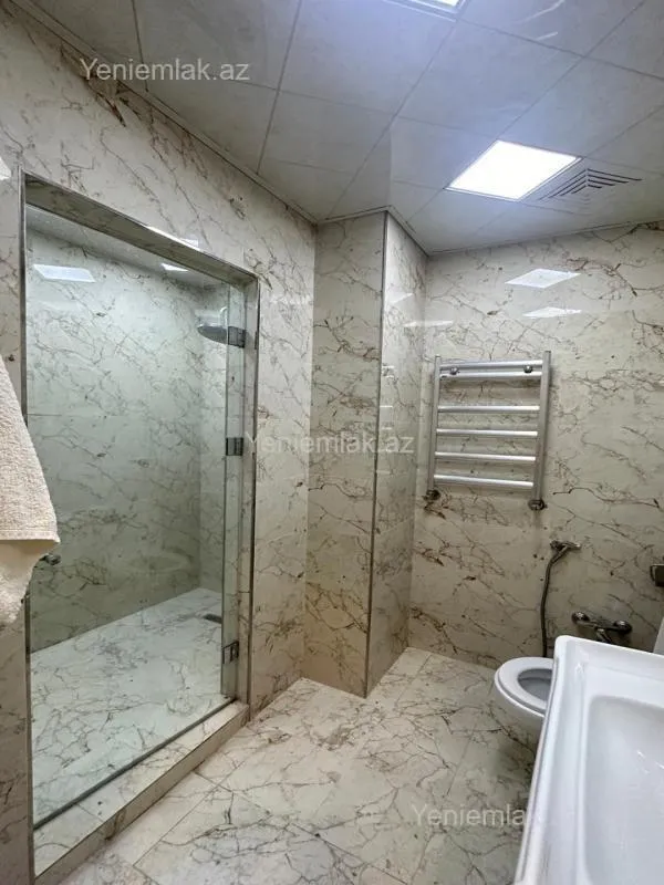 Satılır 3 otaqlı yeni tikili 170 m²