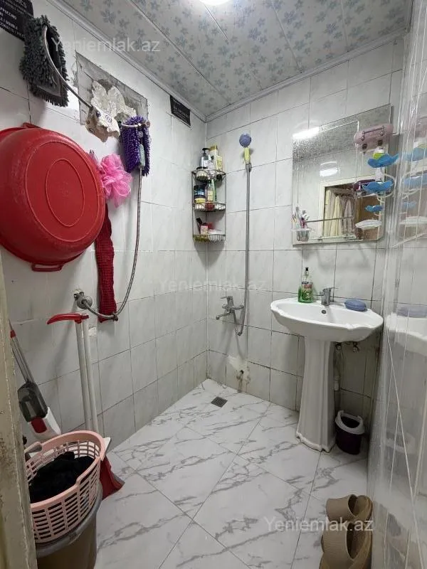 Satılır 3 otaqlı köhnə tikili 70 m²
