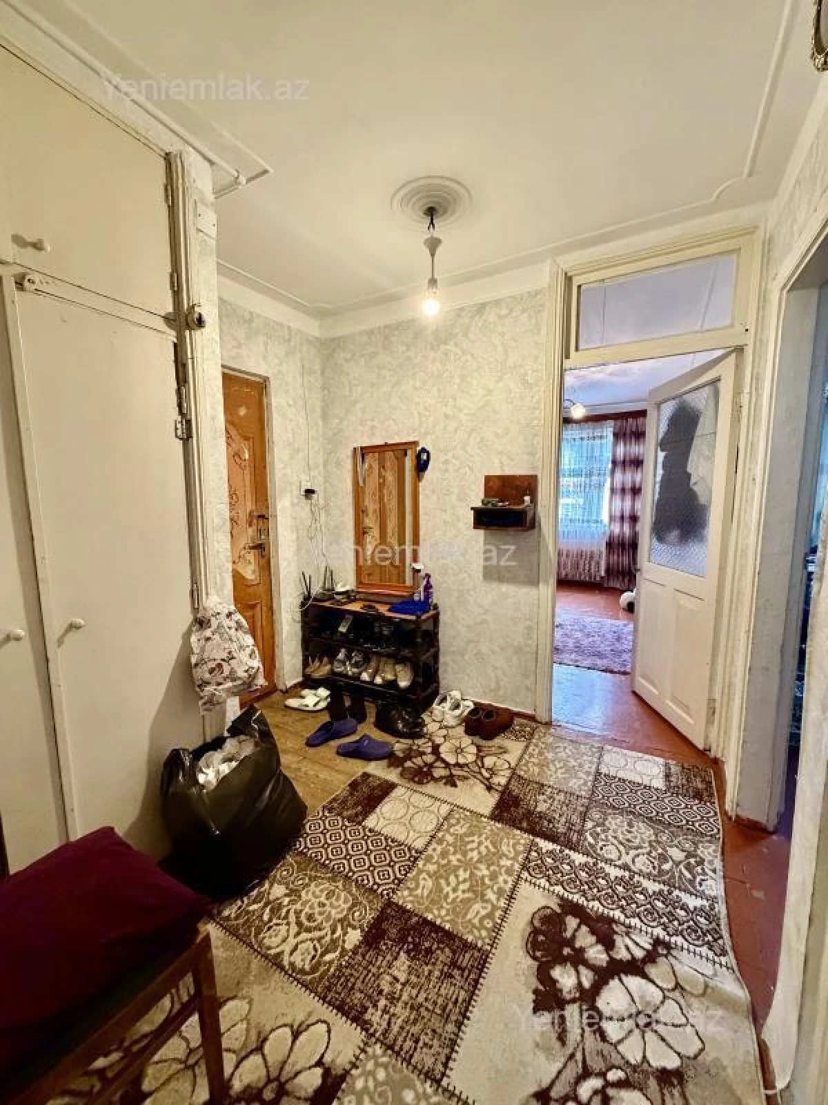 Satılır 3 otaqlı köhnə tikili 70 m²