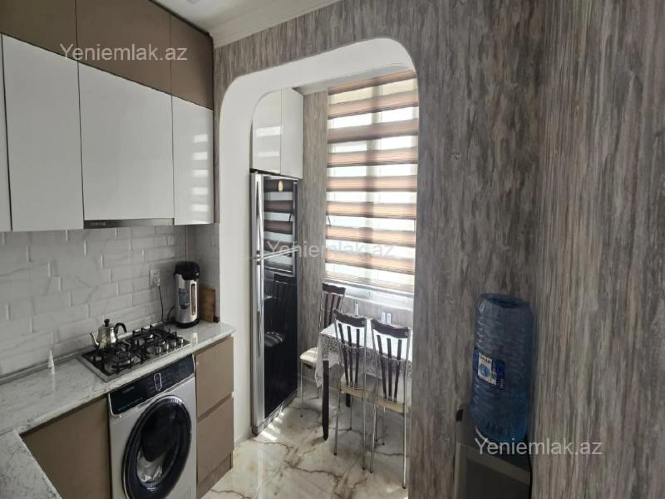 Satılır 5 otaqlı köhnə tikili 140 m²