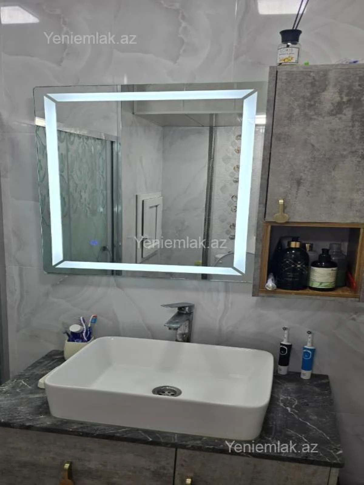 Satılır 5 otaqlı köhnə tikili 140 m²