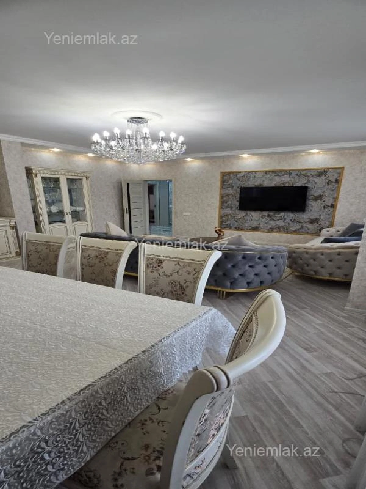 Satılır 5 otaqlı köhnə tikili 140 m²