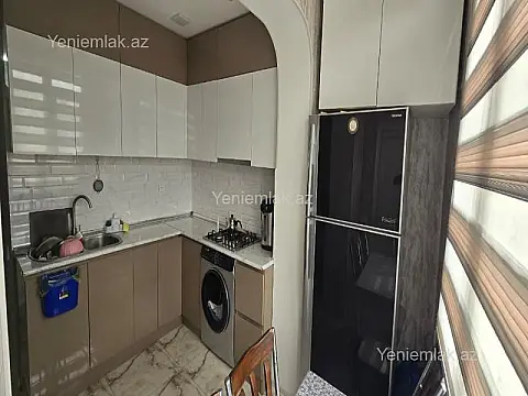 Satılır 5 otaqlı köhnə tikili 140 m²