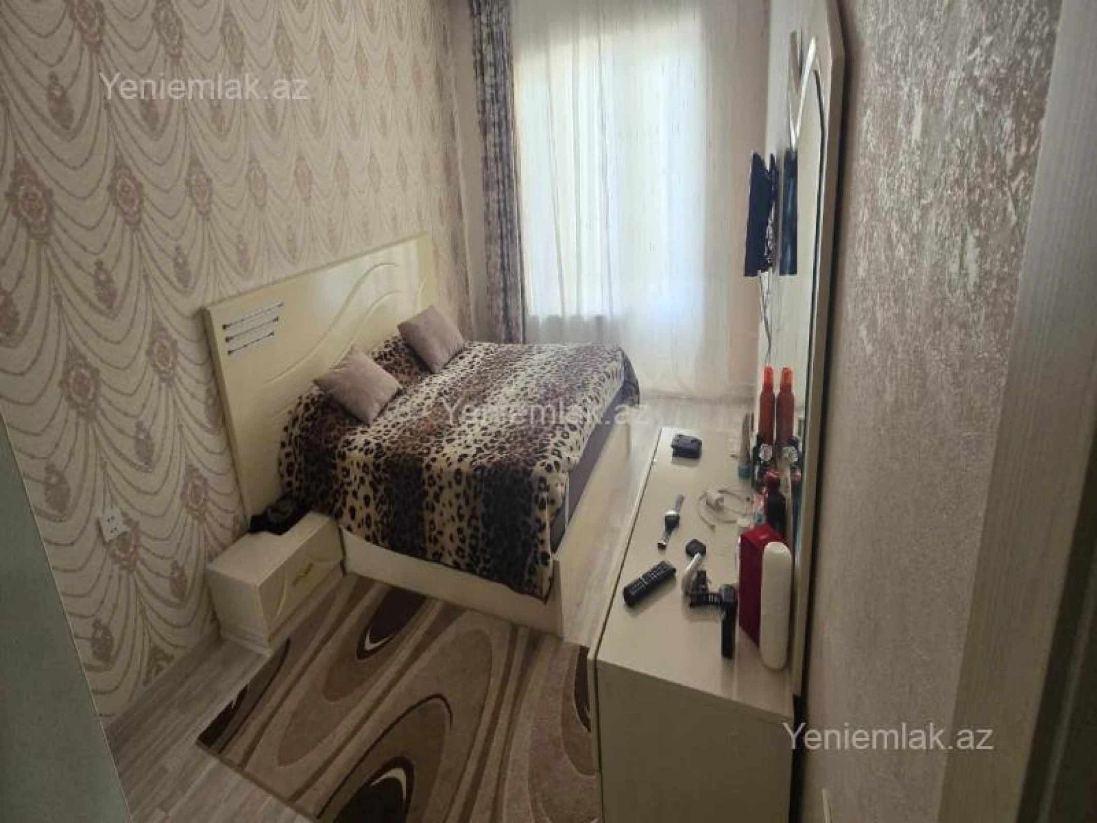 Satılır 5 otaqlı köhnə tikili 140 m²