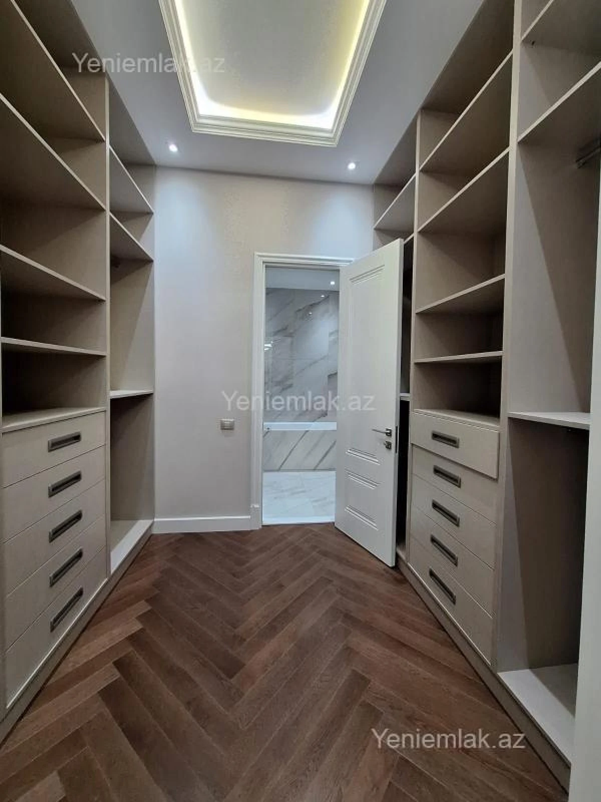 Satılır 4 otaqlı yeni tikili 235 m²