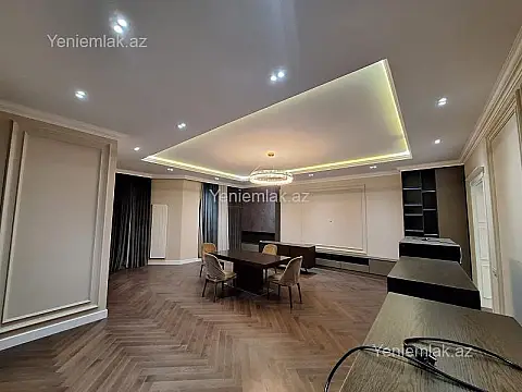 Satılır 4 otaqlı yeni tikili 235 m²
