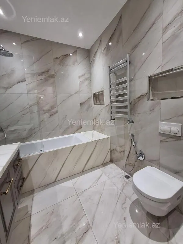 Satılır 4 otaqlı yeni tikili 235 m²