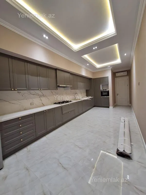 Satılır 4 otaqlı yeni tikili 235 m²