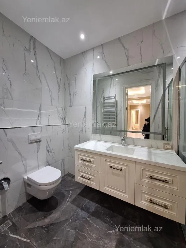 Satılır 4 otaqlı yeni tikili 235 m²