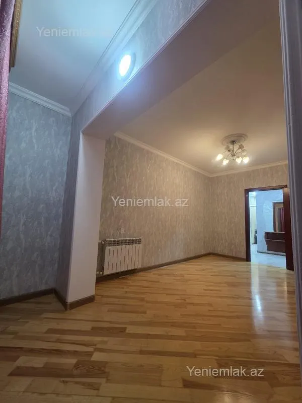 Satılır 2 otaqlı köhnə tikili 65 m²
