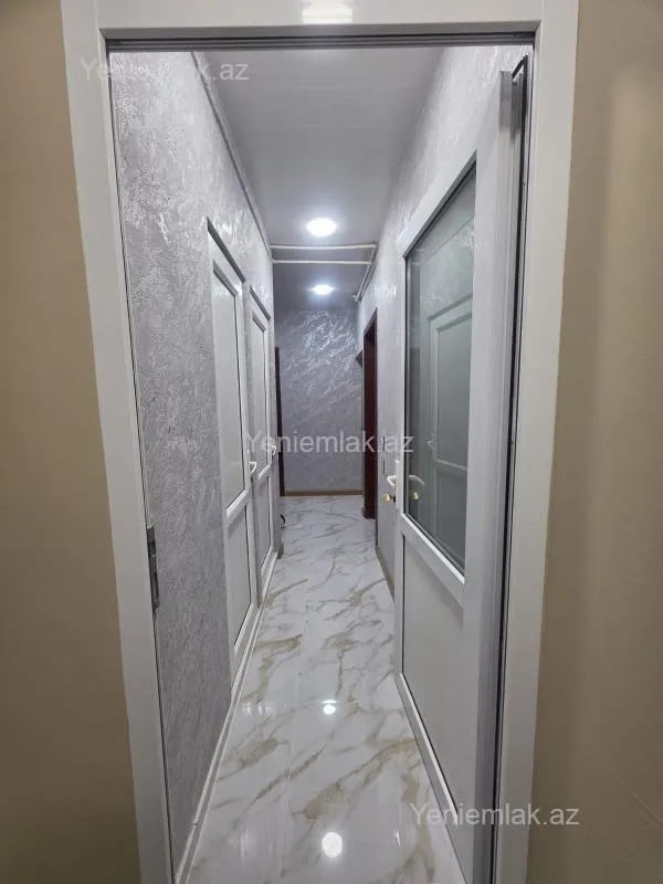 Satılır 2 otaqlı köhnə tikili 65 m²