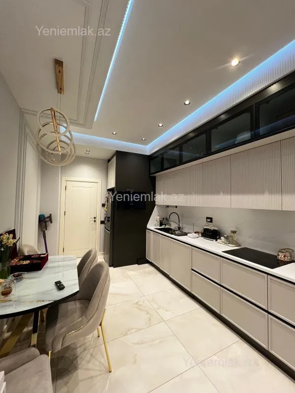 Satılır 4 otaqlı yeni tikili 141 m²