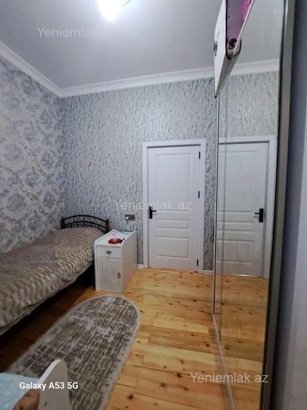 Satılır 4 otaqlı həyət evi 200 m²