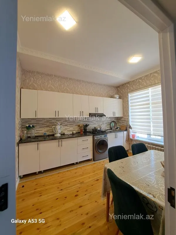 Satılır 4 otaqlı həyət evi 200 m²