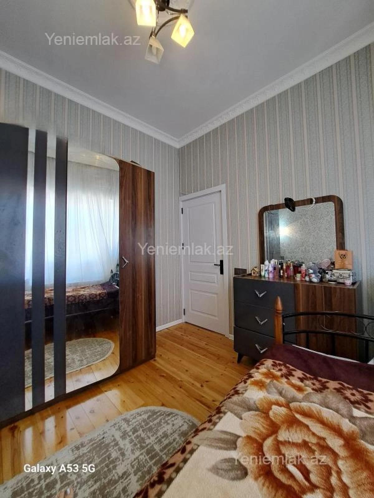 Satılır 4 otaqlı həyət evi 200 m²