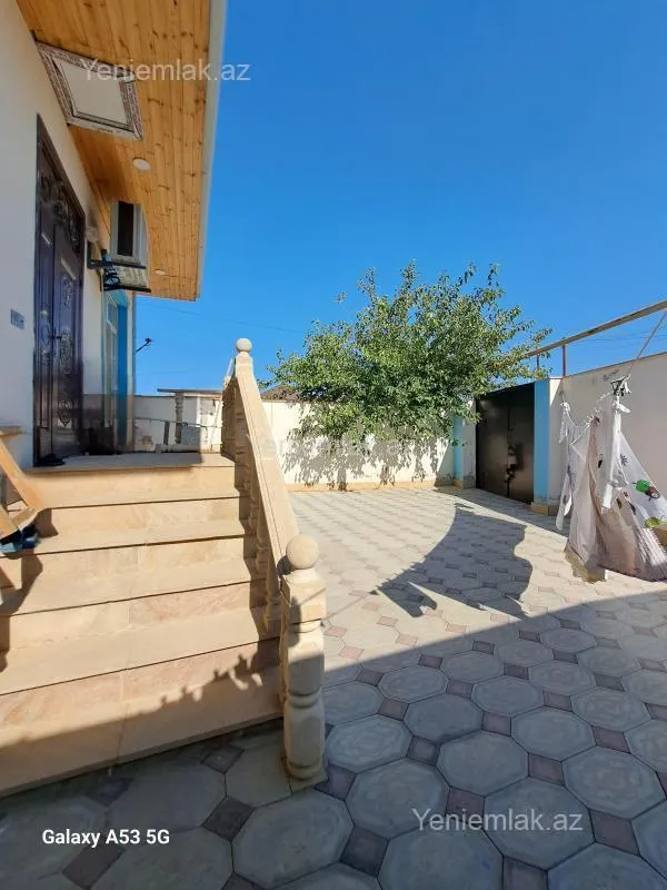 Satılır 4 otaqlı həyət evi 200 m²