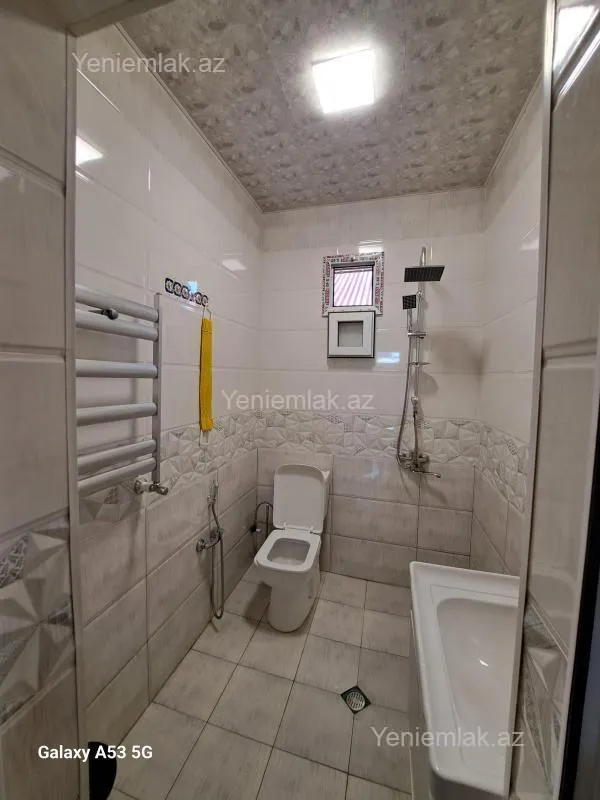 Satılır 4 otaqlı həyət evi 200 m²