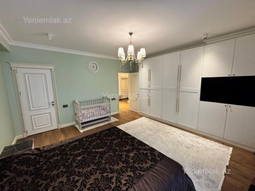 Satılır 4 otaqlı yeni tikili 160 m²