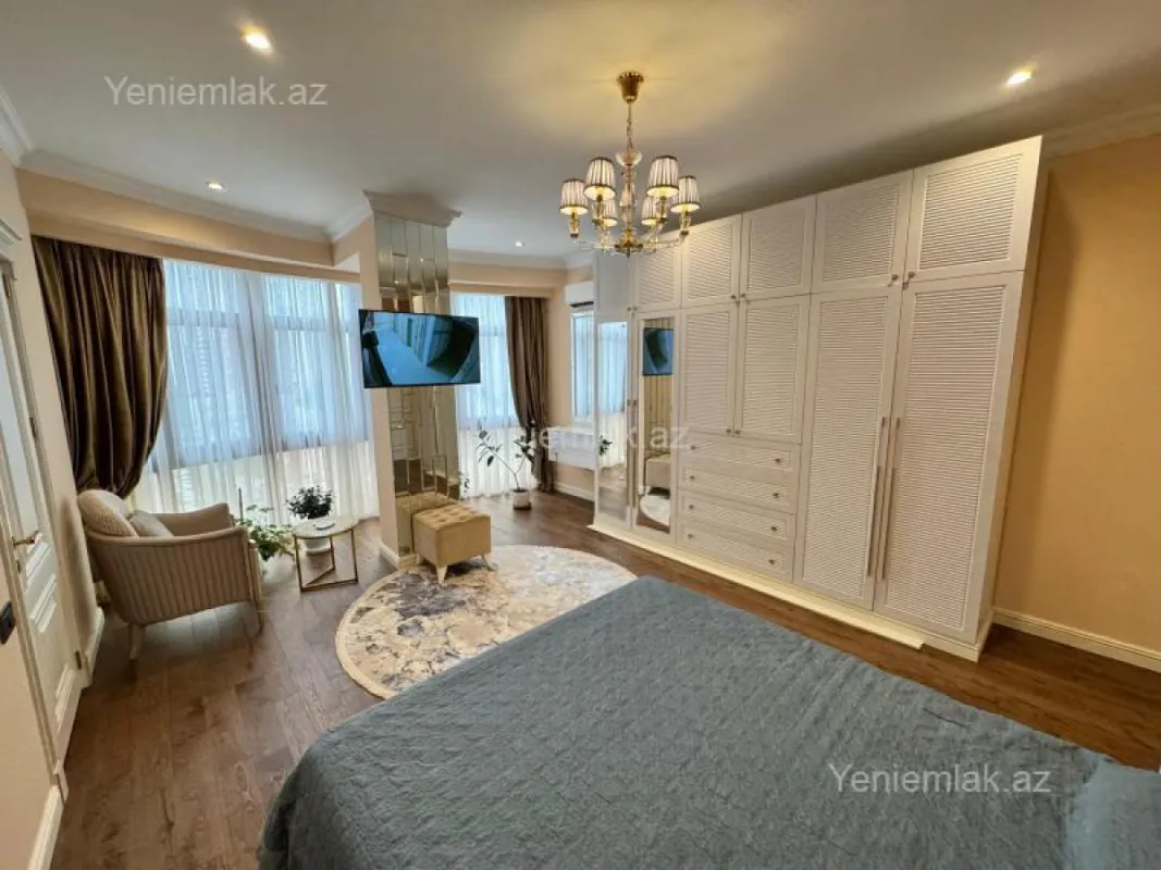 Satılır 4 otaqlı yeni tikili 160 m²